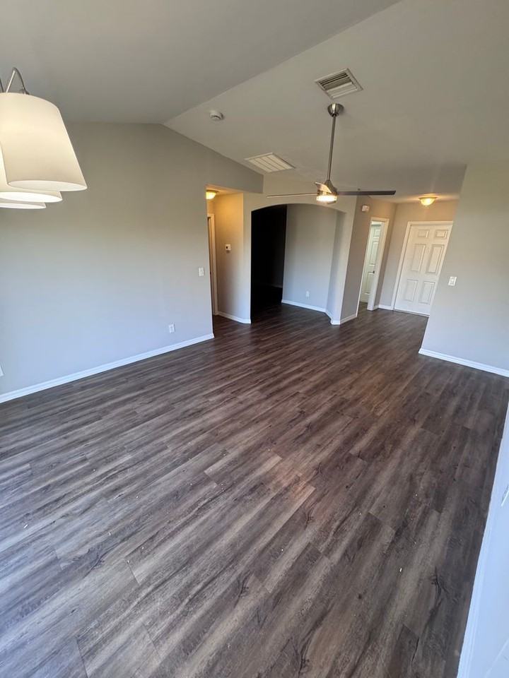 338 Harold Ave S - Photo 5 of 12