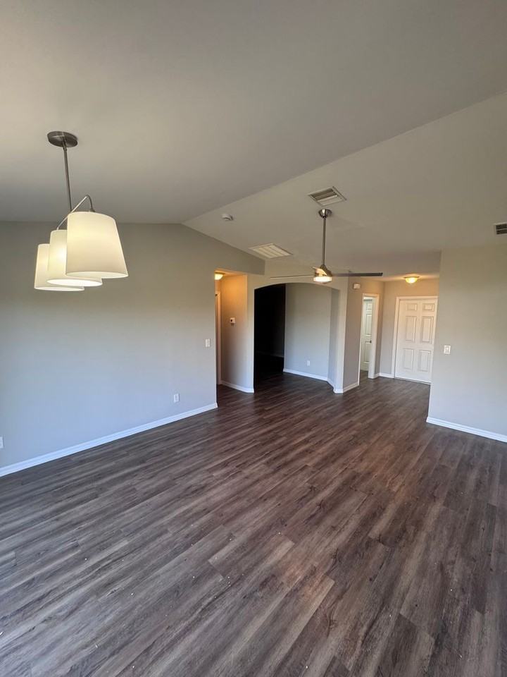 338 Harold Ave S - Photo 7 of 12