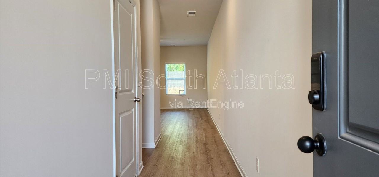 336 Sinclair Circle - Photo 3 of 32