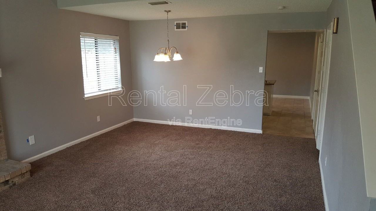 637 Lookout Trl - Photo 5 of 17