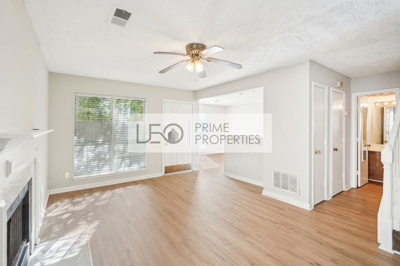 1066 Rock Creek Ln - Photo 5 of 31