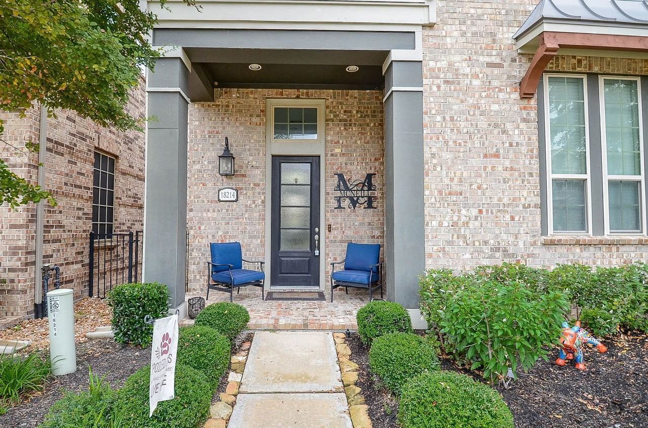 18214 Lake Eagle Drive - Photo 2 of 35