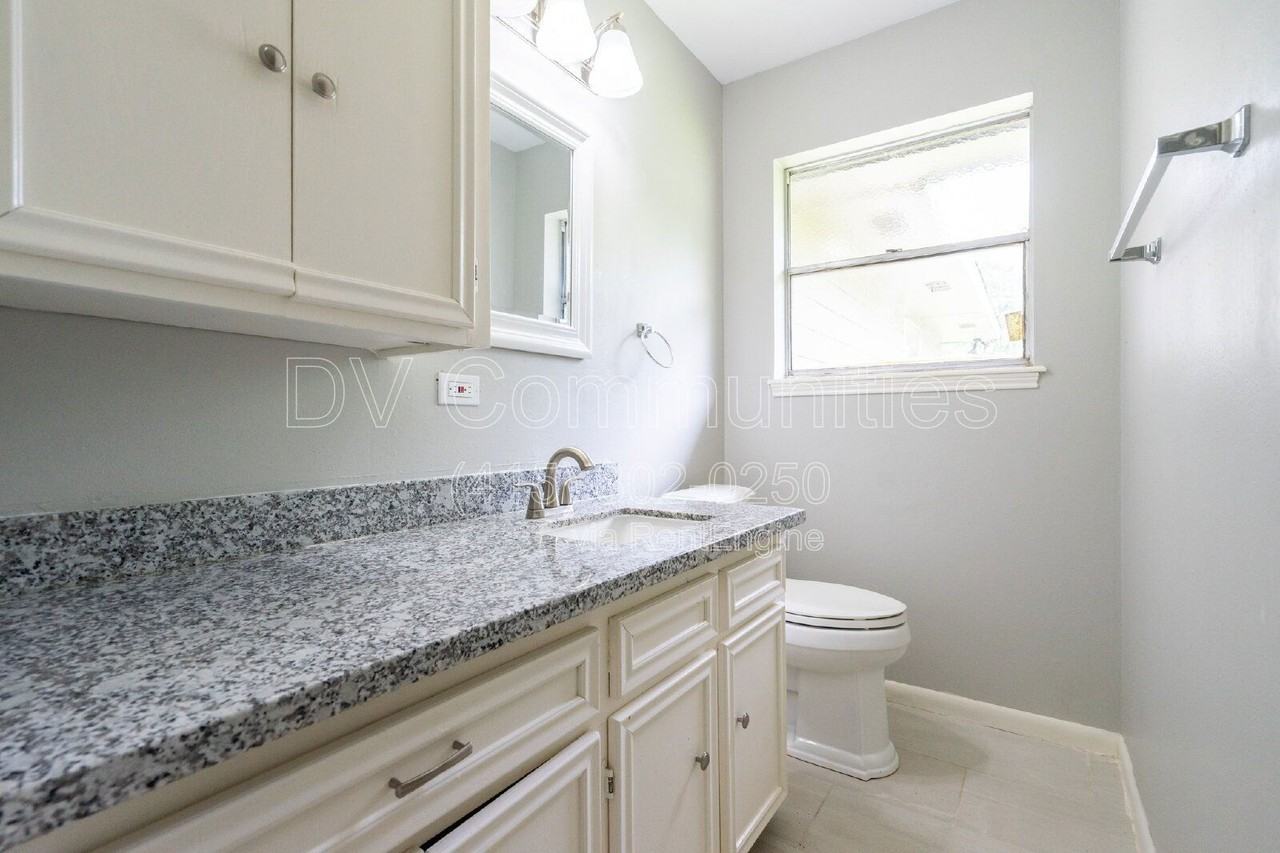 9196 White Oak Dr - Photo 5 of 28