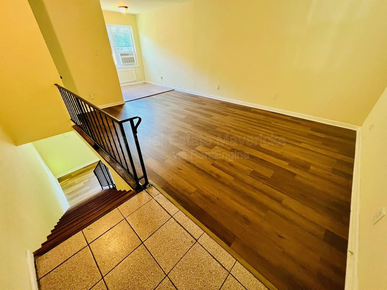 925 Shallowford Rd #14 - Photo 4 of 8