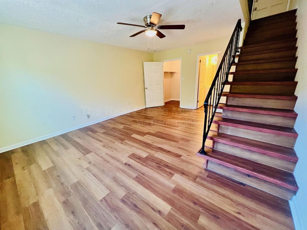 925 Shallowford Rd #14 - Photo 5 of 8