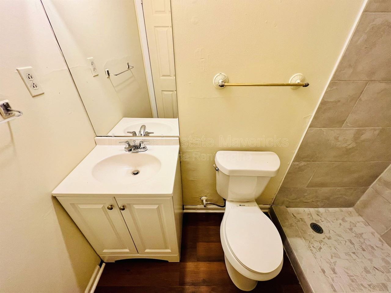 925 Shallowford Rd #14 - Photo 7 of 8