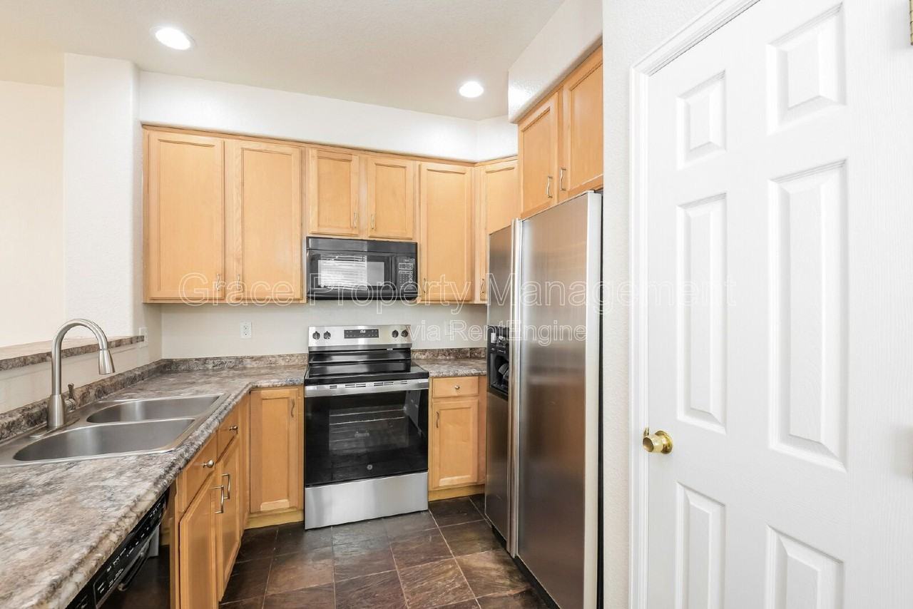 2241 E 128th Ave - Photo 7 of 21