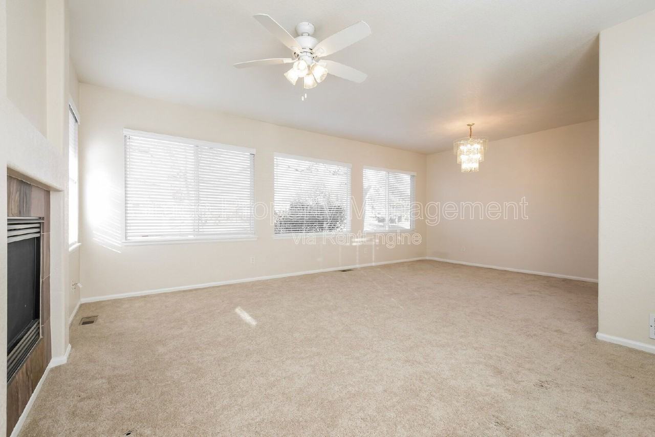 2241 E 128th Ave - Photo 4 of 21