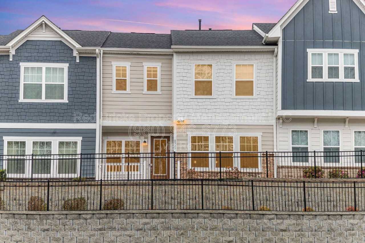 8929 Peatland Aly - Photo 3 of 24