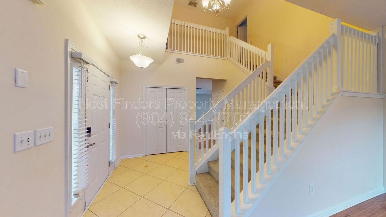 281 Village Green Ave - Photo 3 of 39