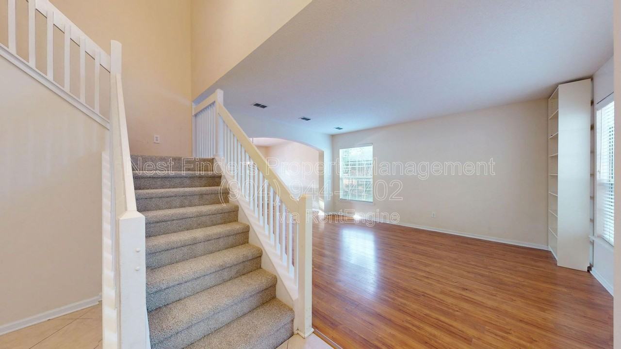 281 Village Green Ave - Photo 4 of 39