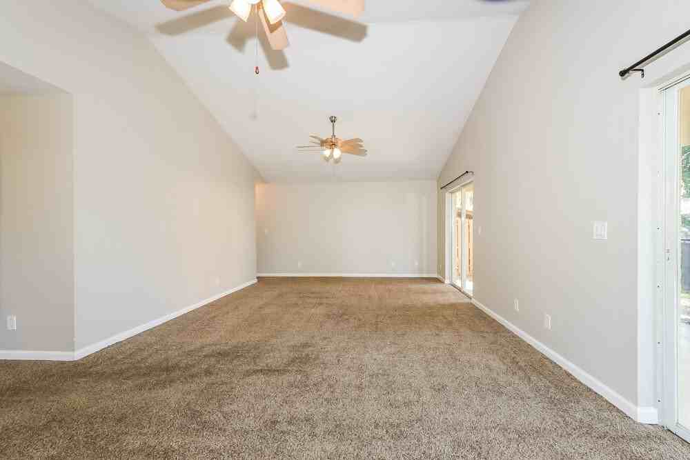 125 Pennock Landing Circle - Photo 6 of 17