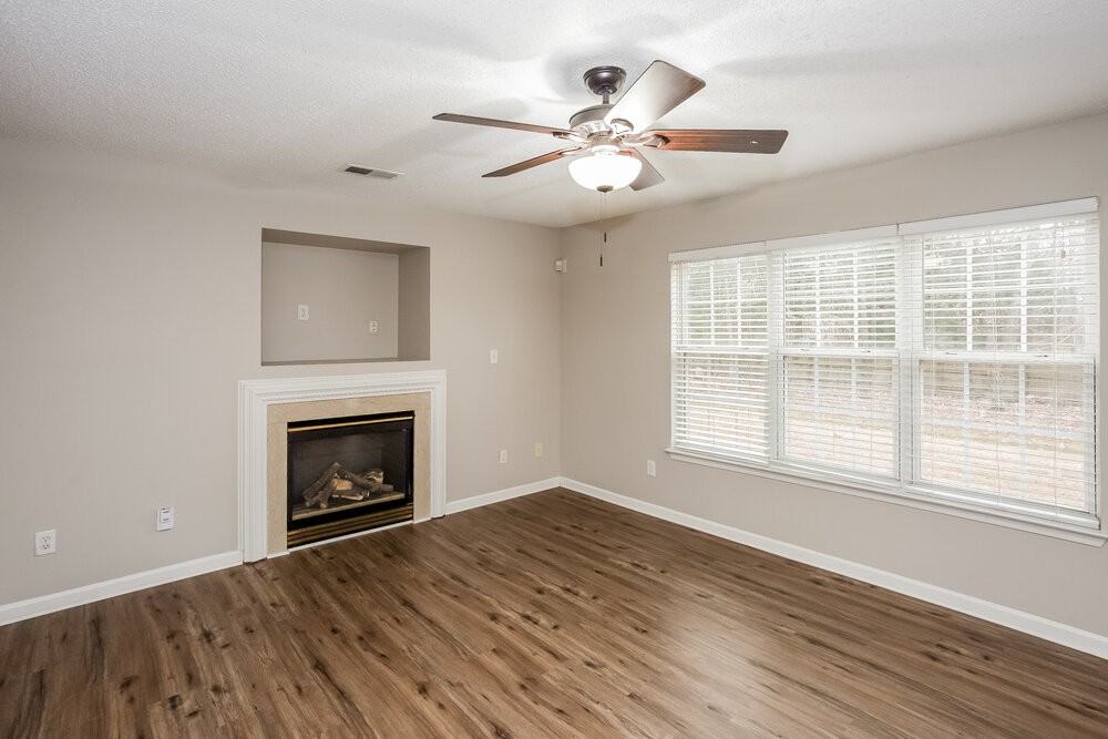 2112 Highland Park Dr - Photo 6 of 17