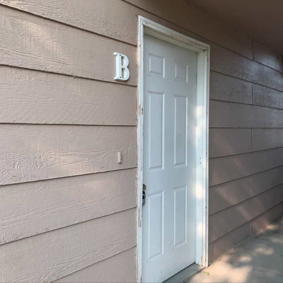 801 Aztec Dr #B - Photo 3 of 17