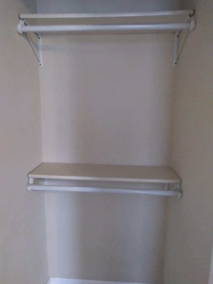 711 711 - Photo 6 of 11