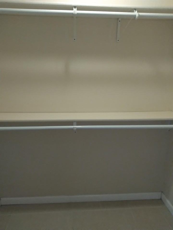 711 711 - Photo 2 of 11