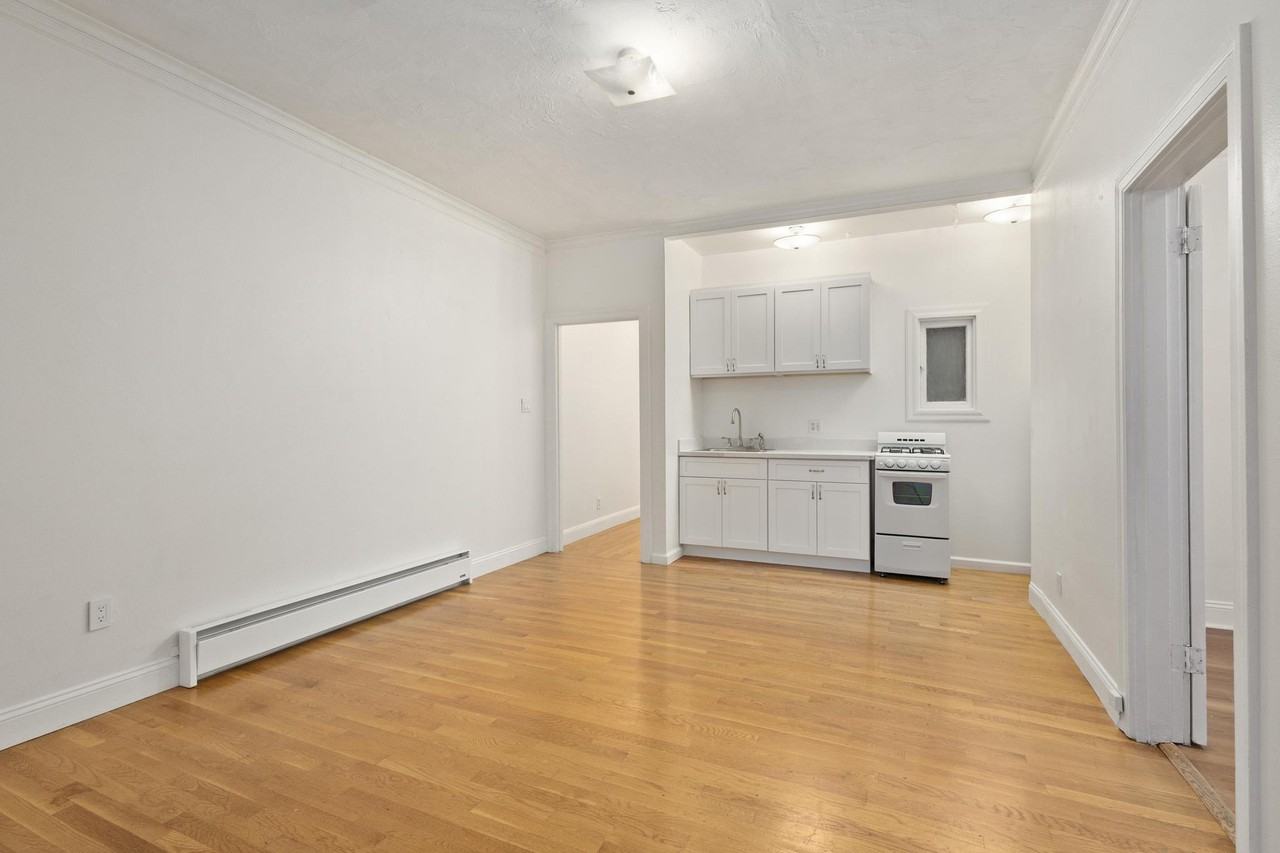 1506 4th Ave #3 - Photo 2 of 12