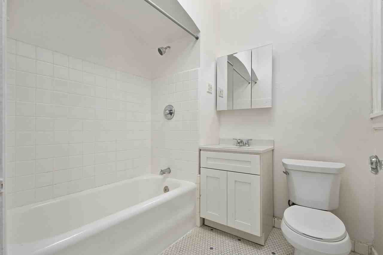 1506 4th Ave #3 - Photo 6 of 12