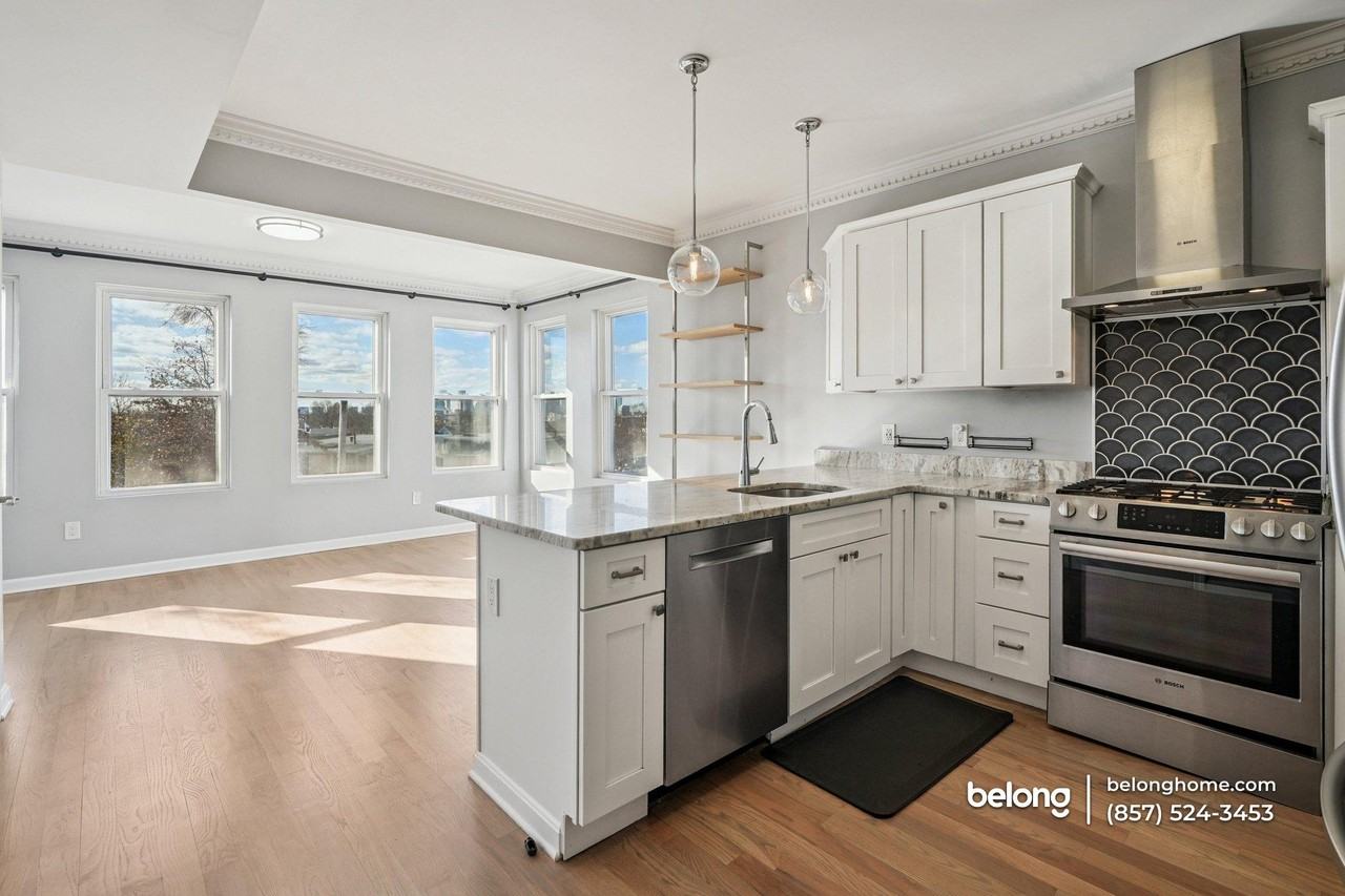 77 Byron St #2 - Photo 7 of 18