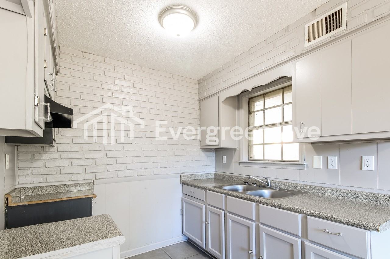 5320 Plover Dr - Photo 6 of 16