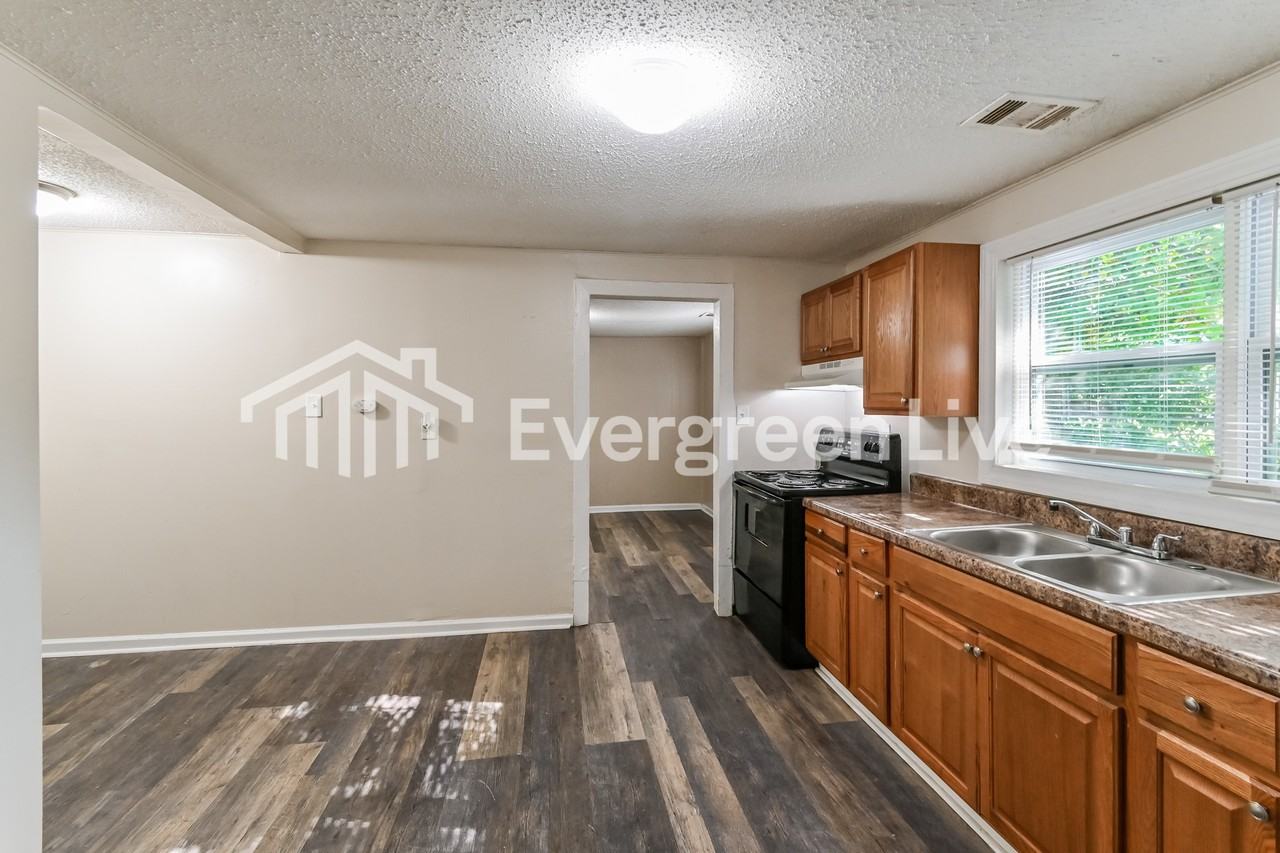 375 George Road - Photo 5 of 16