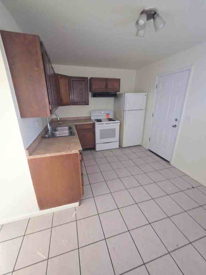 13691 E Nevada Pl - Photo 2 of 28