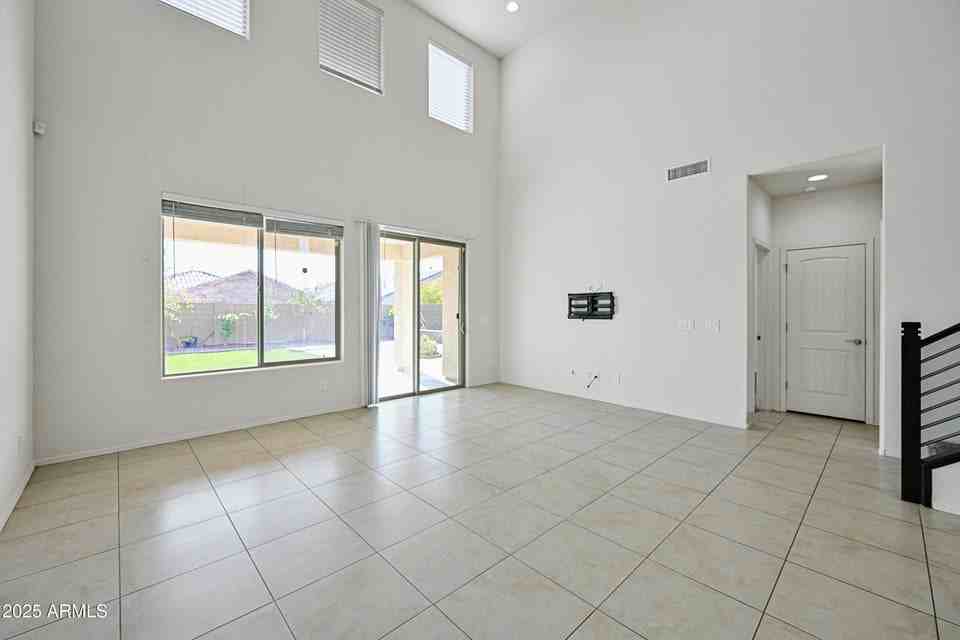 9561 West Weeping Willow Road - Photo 3 of 35