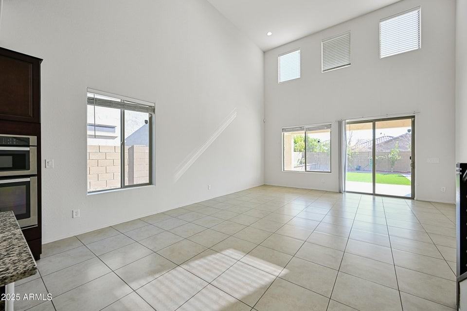 9561 West Weeping Willow Road - Photo 4 of 35