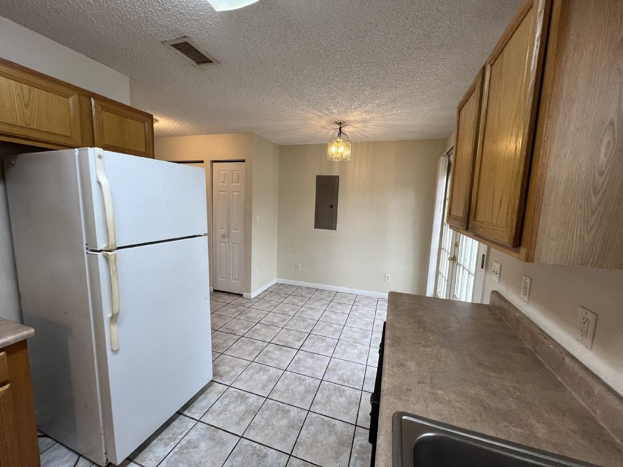 29 S Main St Apt D - Photo 6 of 32