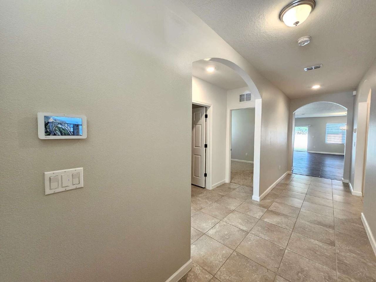 480 Sorrento Dr - Photo 3 of 25