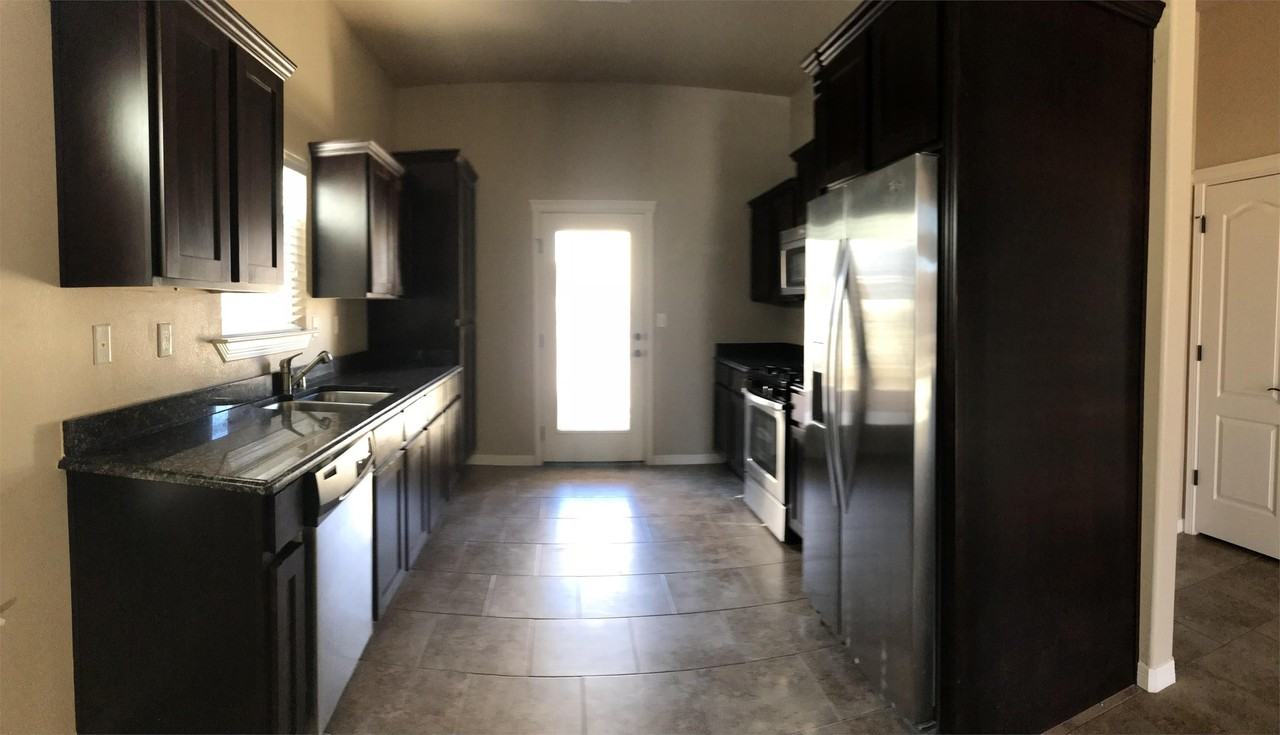 3641 Morgan Bay St - Photo 3 of 20