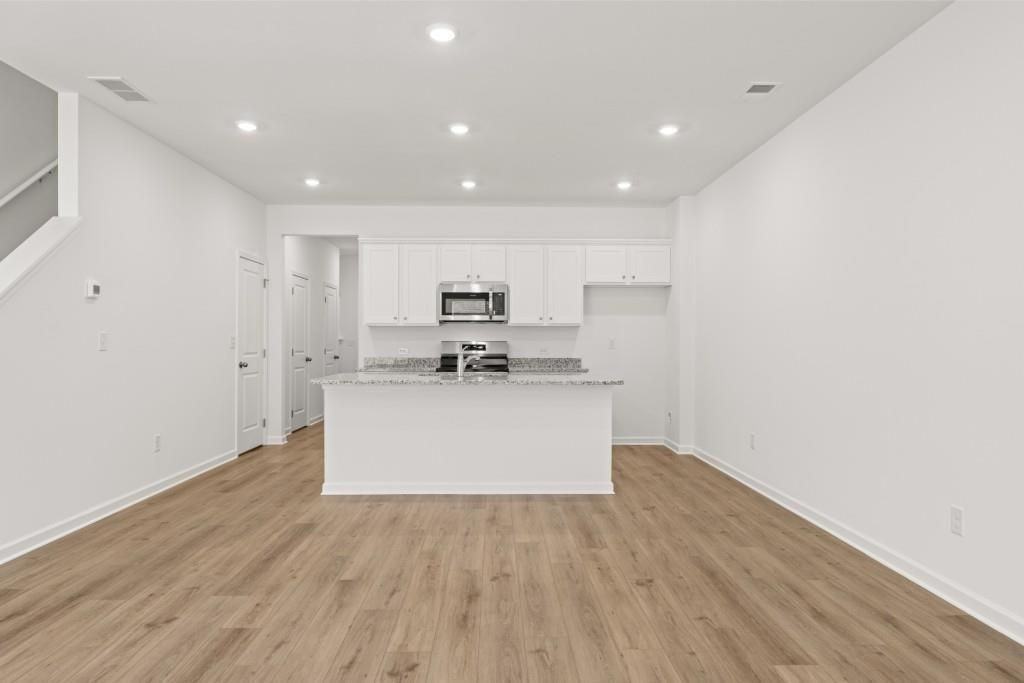 128 Hazel Dr - Photo 3 of 22