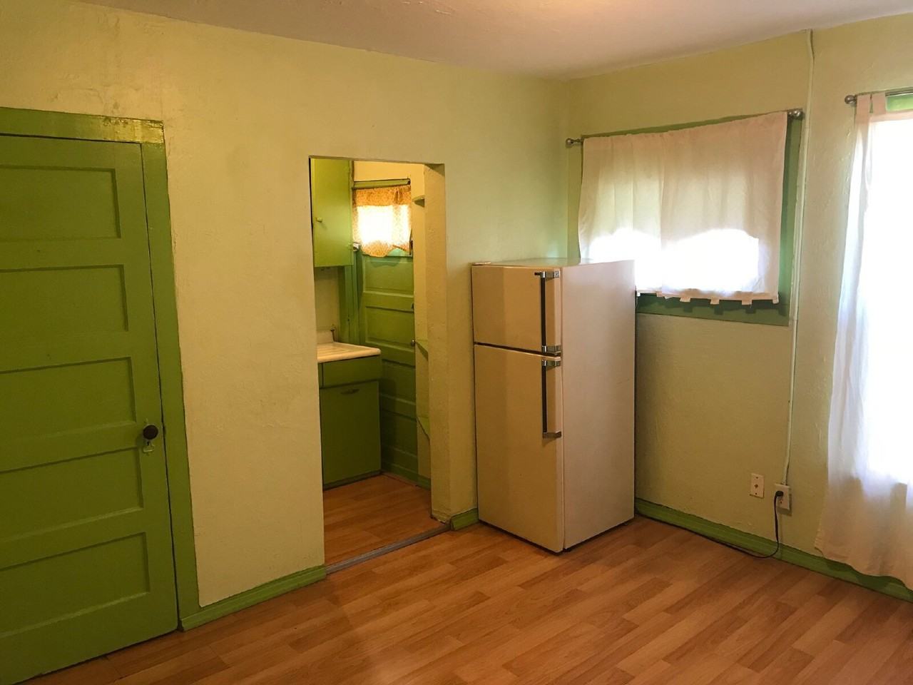 1032 W 3rd Ave - Photo 2 of 7