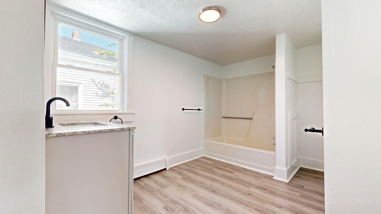 7 Island Ave #C - Photo 3 of 22