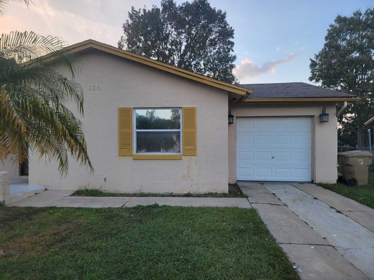 126 Zacalo Way - Photo 2 of 26