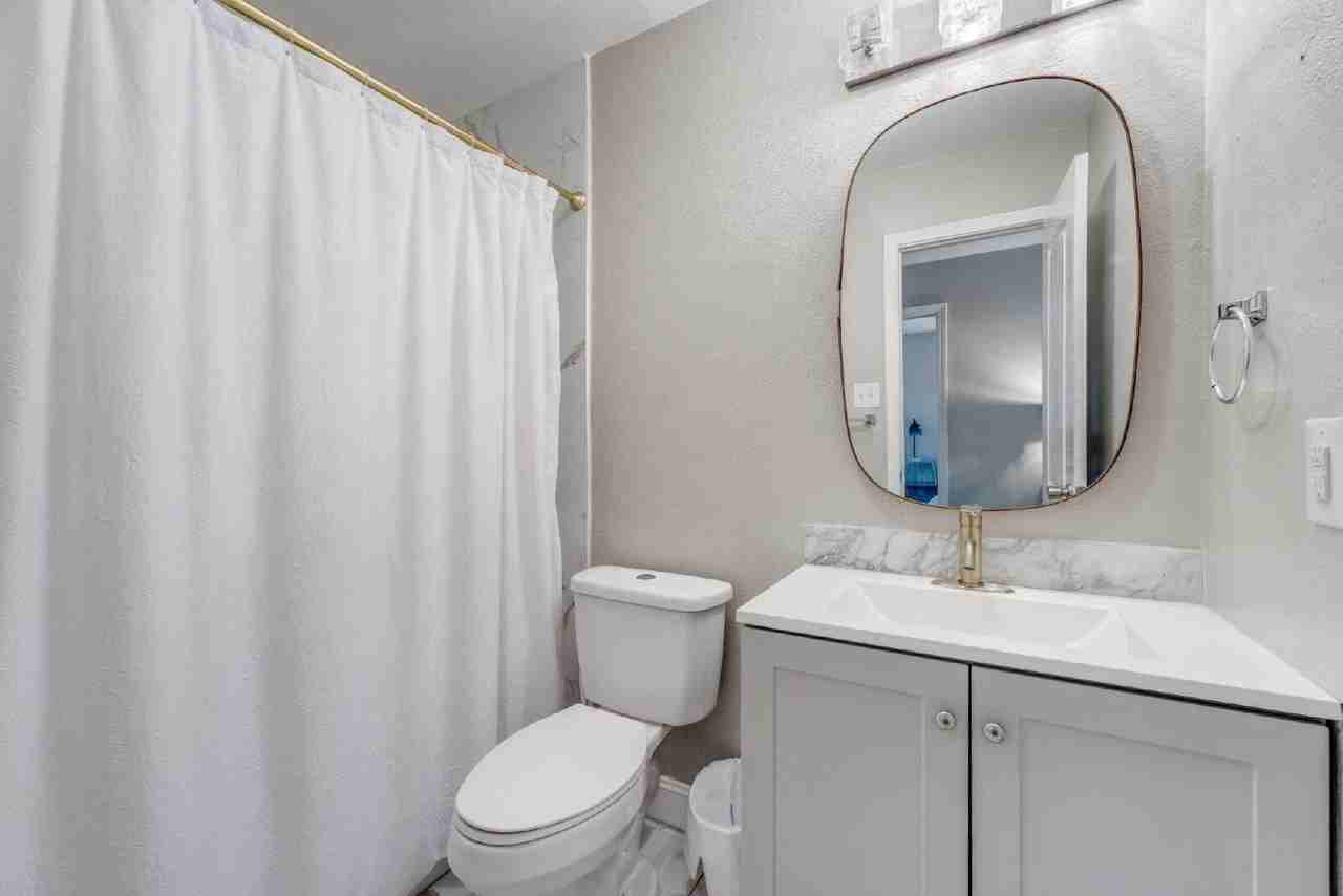 1224 West Hunt Street #1222 - Photo 2 of 25
