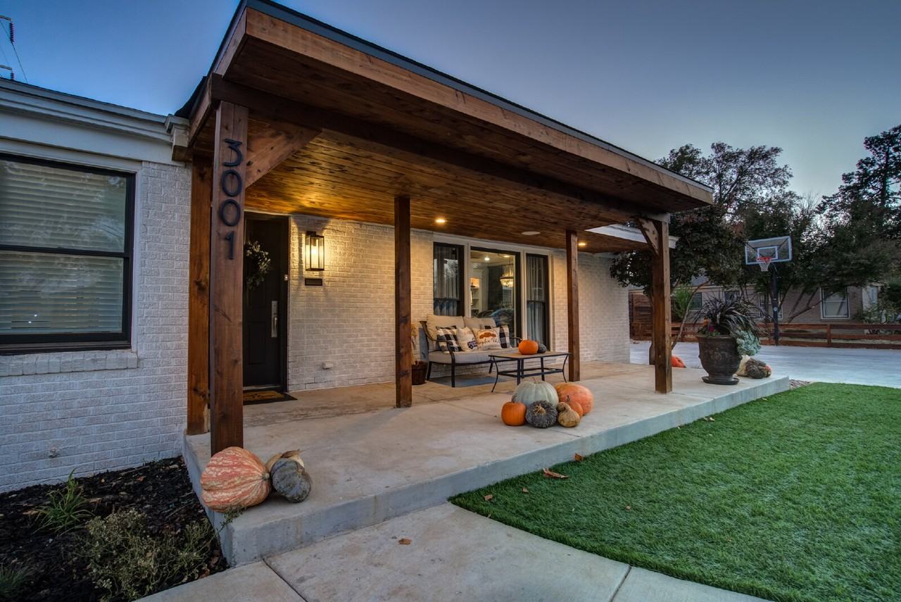 3001 32nd St - Photo 6 of 35