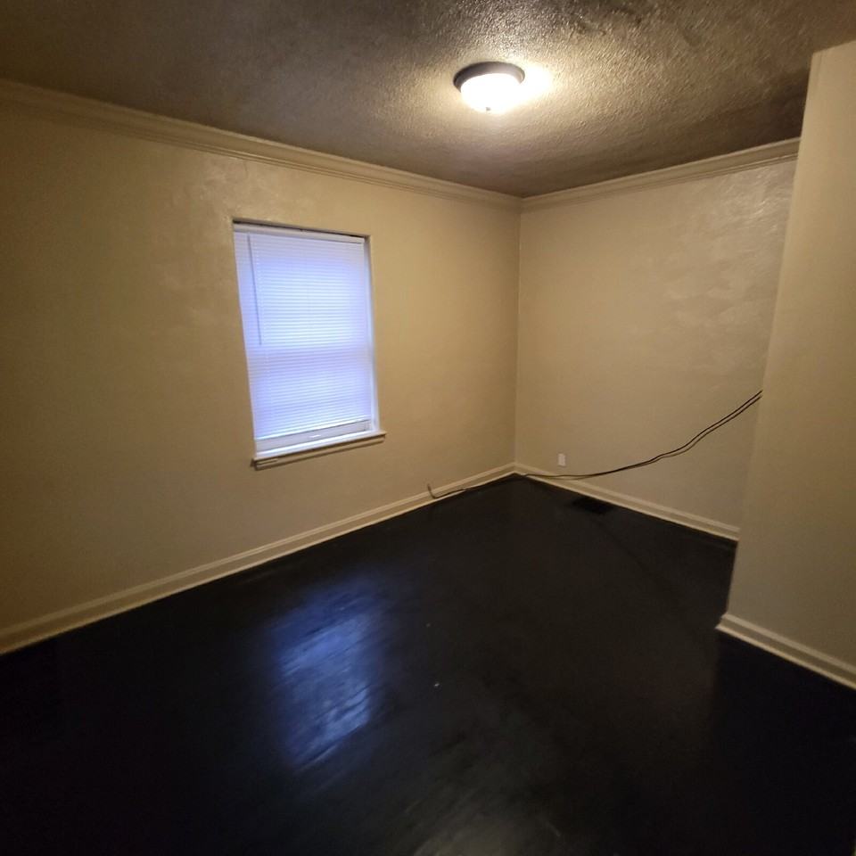 4021 N Tacoma Ave - Photo 3 of 7