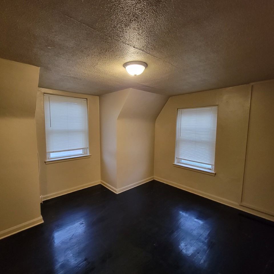 4021 N Tacoma Ave - Photo 6 of 7