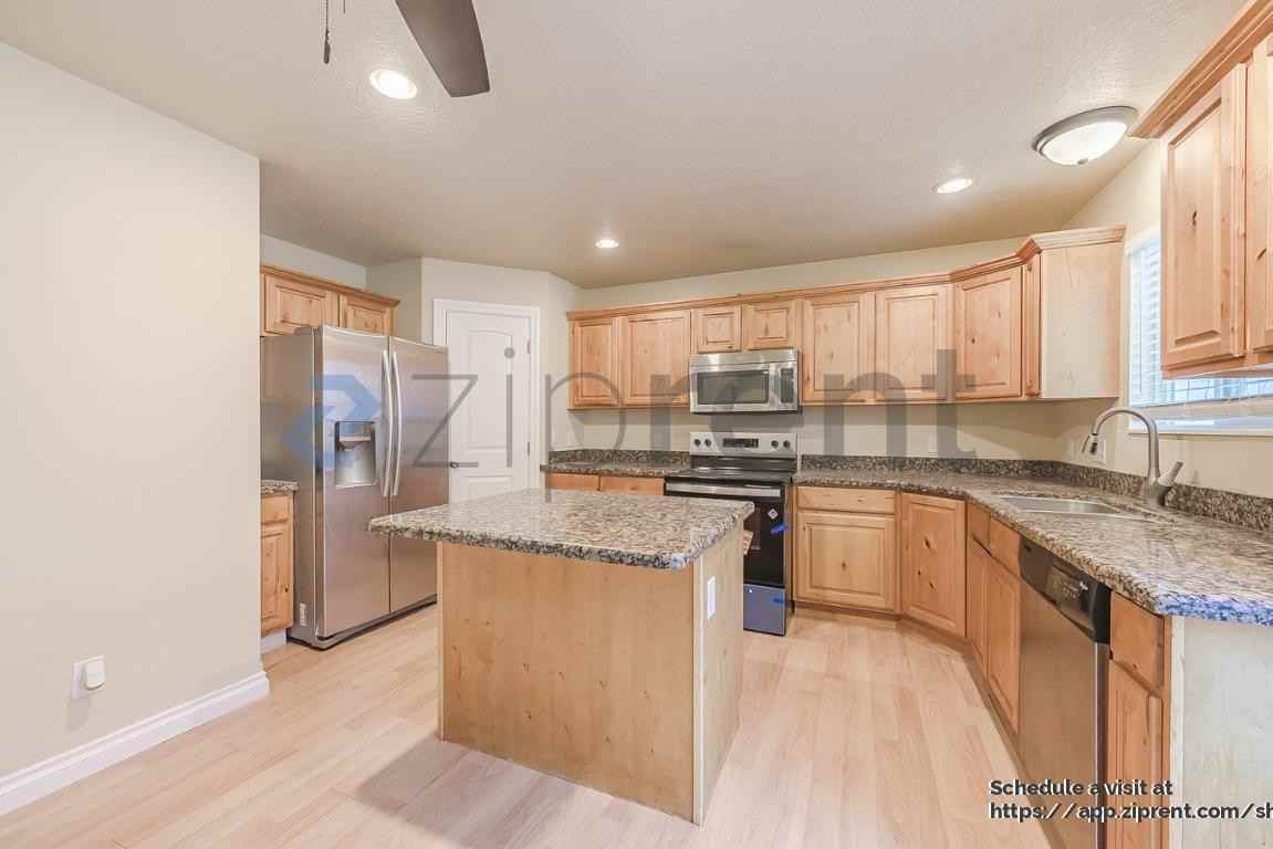 10326 Avondale Dr - Photo 6 of 25