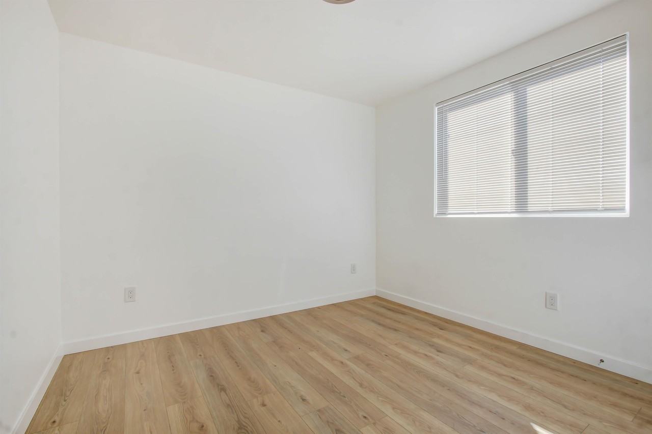 2437 1/2 Malabar St - Photo 3 of 28