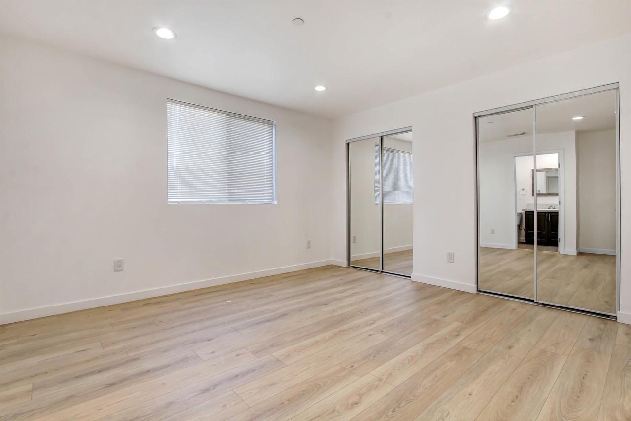 2437 1/2 Malabar St - Photo 2 of 28