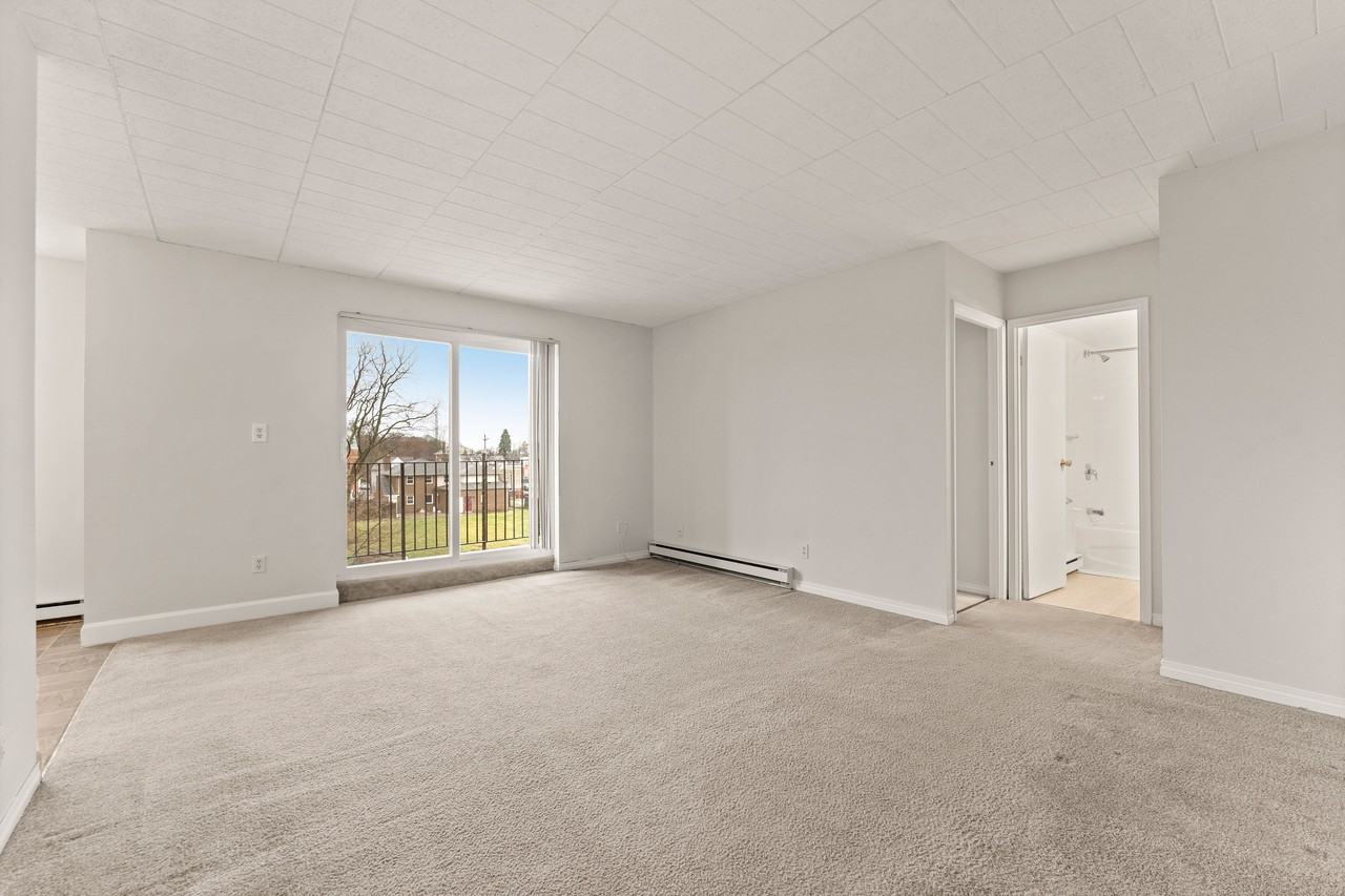 Sandilands Tower Apartments - Photo 5 of 20