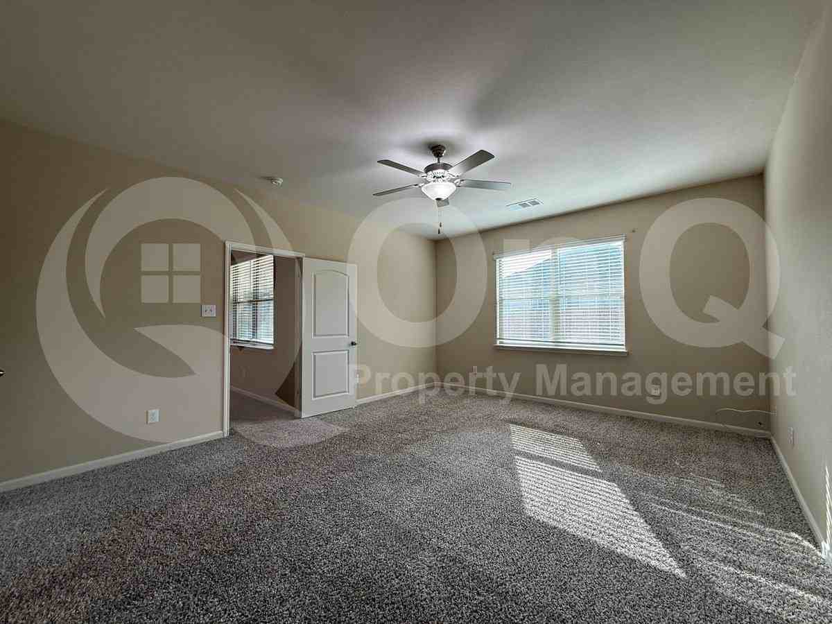 1715 Cotton Blossom Ln - Photo 3 of 10