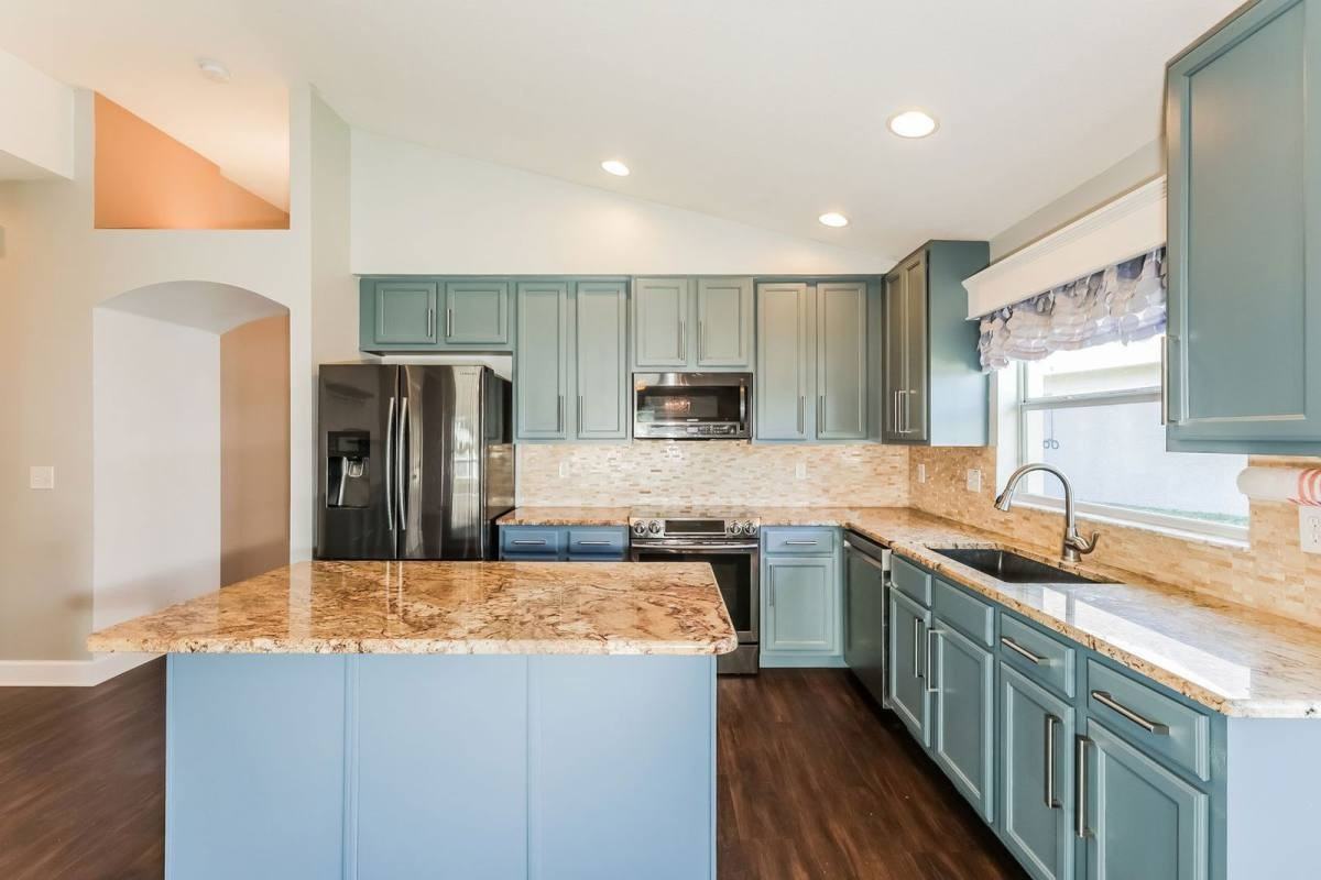 6935 Runner Oak Drive - Photo 3 of 10