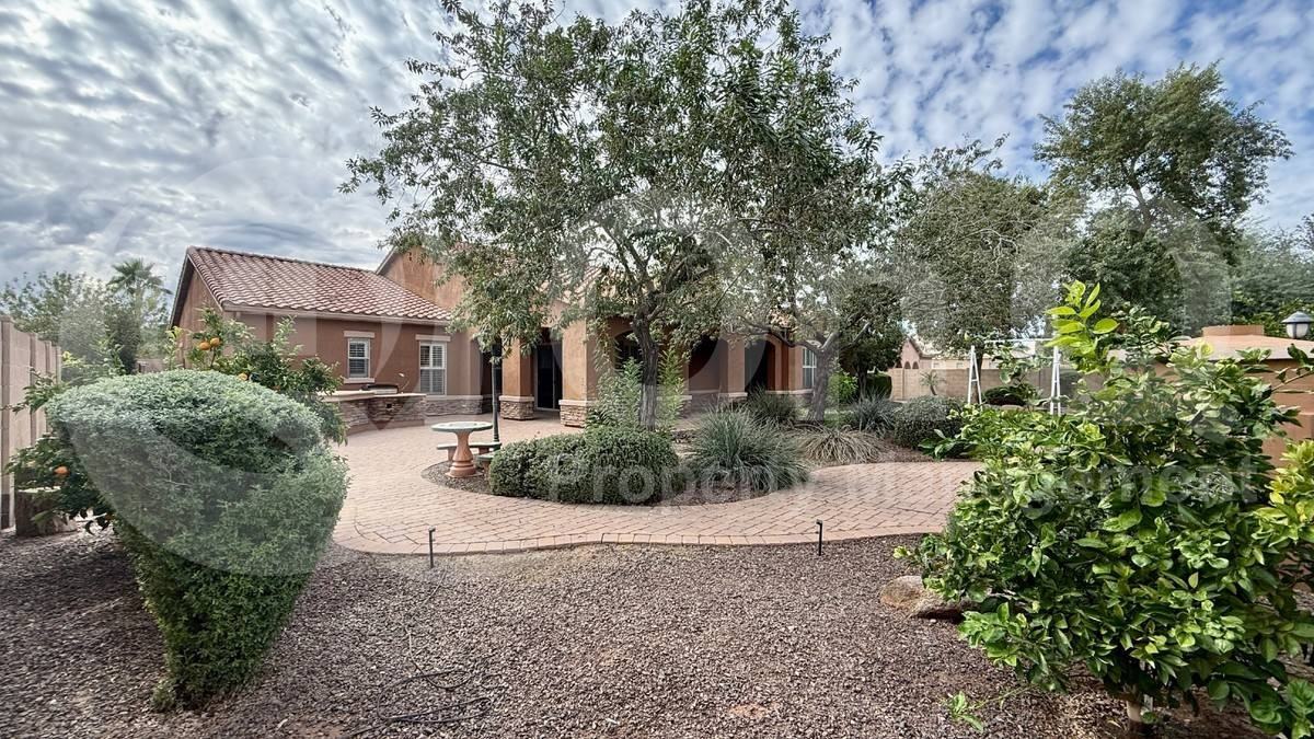 20160 E Stonecrest Dr - Photo 3 of 9