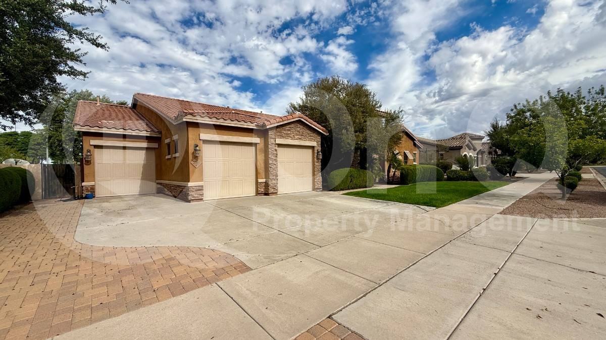 20160 E Stonecrest Dr - Photo 4 of 9