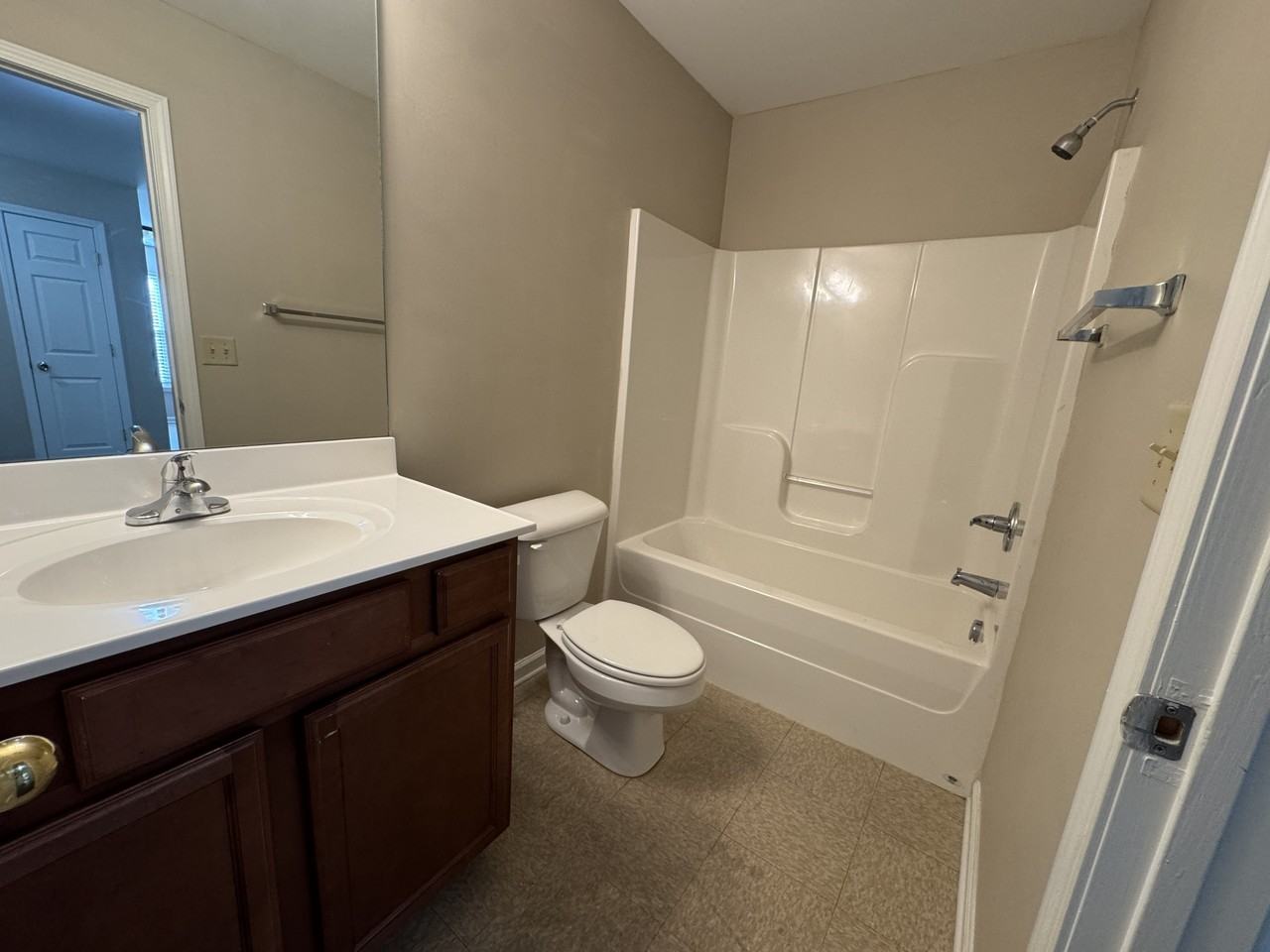 708 Chatham Ct #1 - Photo 5 of 28