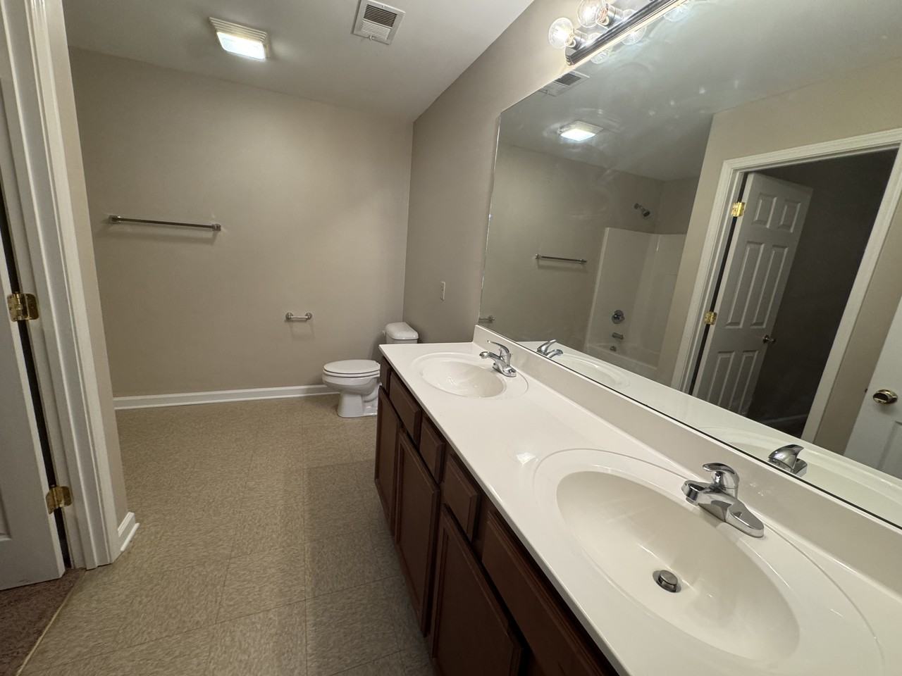 708 Chatham Ct #1 - Photo 3 of 28