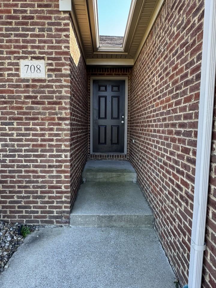 708 Chatham Ct #1 - Photo 4 of 28